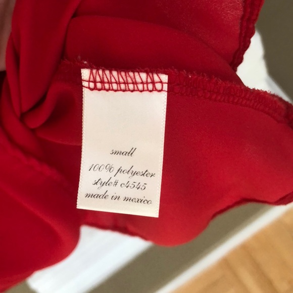 Perfect summer “cold shoulder” top - Picture 3 of 3